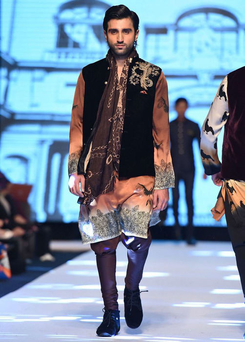 Picture of Charmeuse silk 2