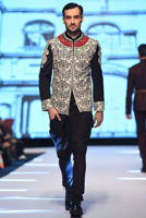 Picture of Black embroidered jacket