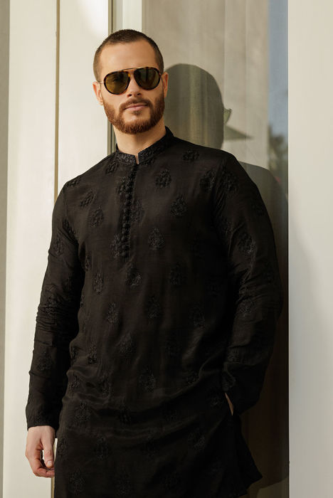 Regal Opulence in Black Velvet