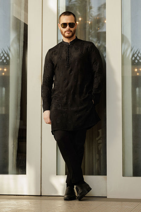 Picture of Timeless Charm in Black